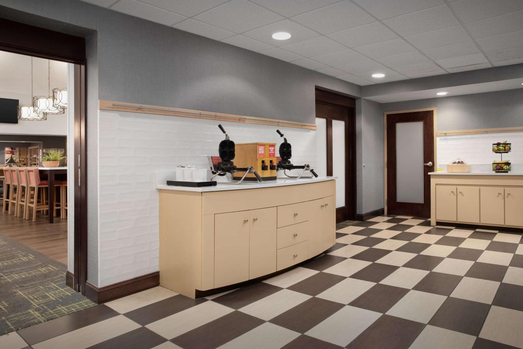 Hampton Inn & Suites-Knoxville/North I-75 Екстериор снимка