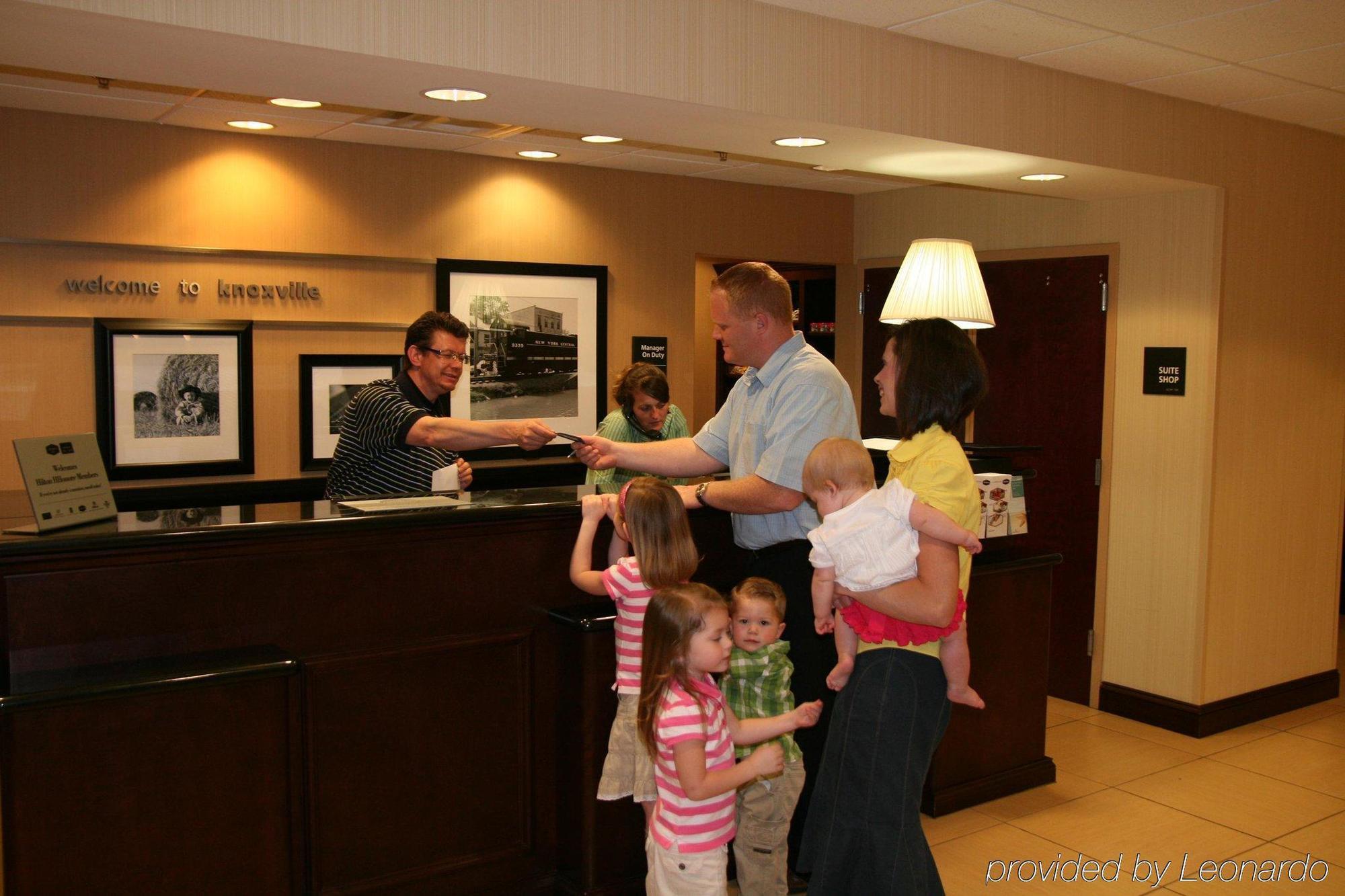 Hampton Inn & Suites-Knoxville/North I-75 Екстериор снимка